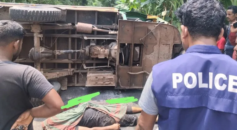 ঝালকাঠিতে ট্রলি উল্টে মালিক নিহত